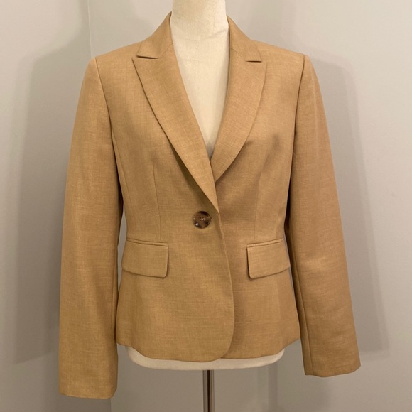 Evan Picone Jackets & Blazers - Evan Picone blazer suit jacket in tan, like new